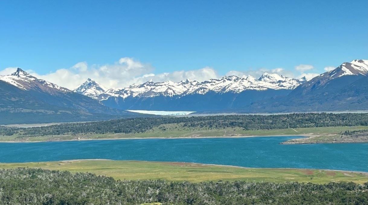 Trekking En El Lago Roca (4)
