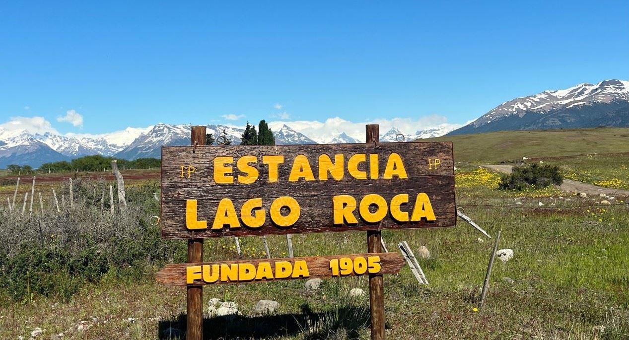 Trekking En El Lago Roca (6)