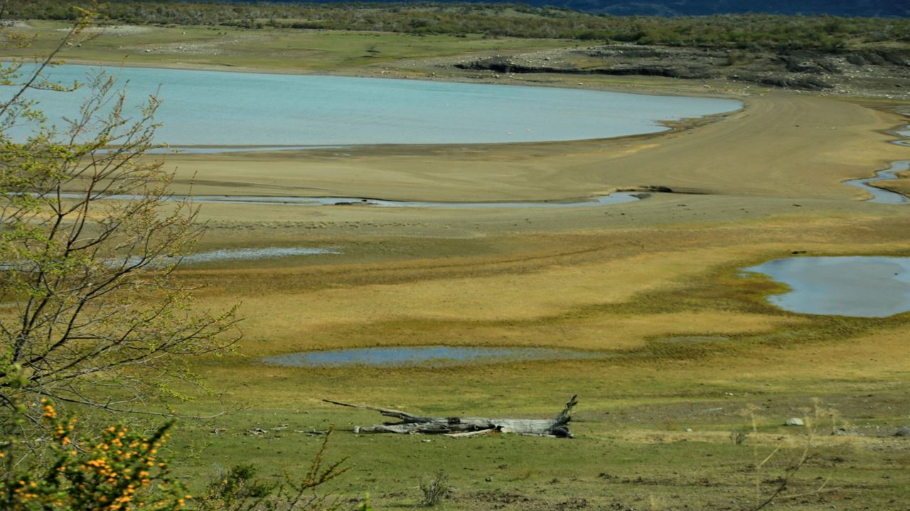Trekking En El Lago Roca (1)