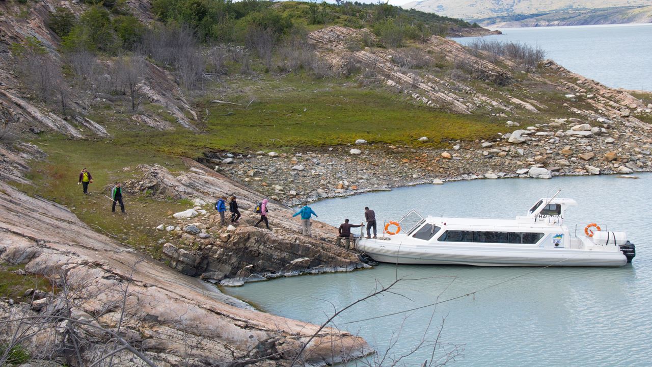 Trekking Y Paseo En Barco En El Parque Nacional Los Glaciares (4)
